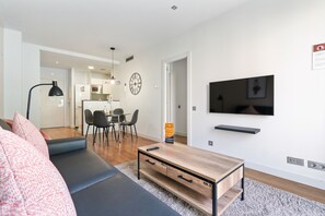 Standard Suite, 1 Bedroom | Living area | 32-inch flat-screen TV with satellite channels, LCD TV, DVD player - Sensation Sagrada Familia (Barcelona)
