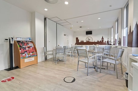 Daily buffet breakfast for a fee. mk | hotel london