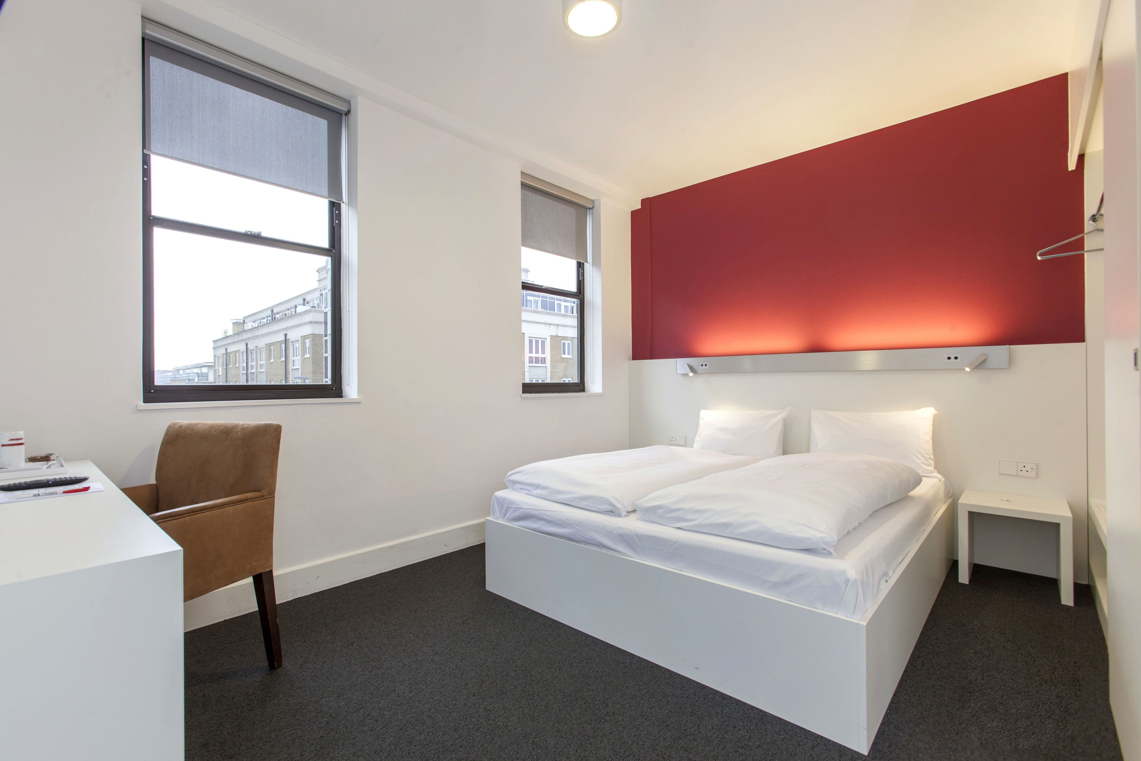 1 bedroom, premium bedding, pillow-top beds, desk