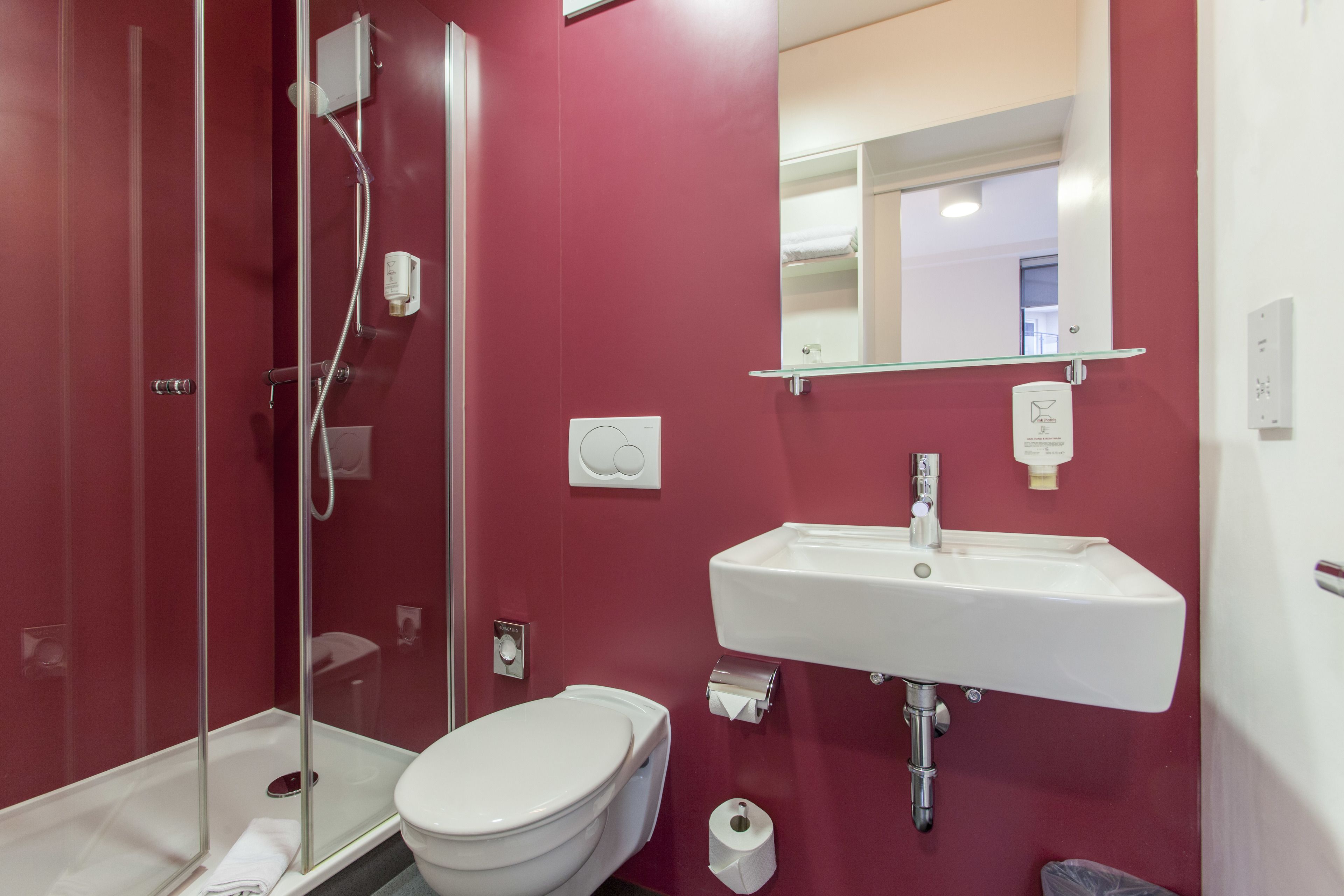 1 bedroom, premium bedding, pillow-top beds, desk