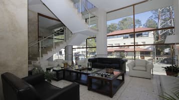 Sala de estar en el lobby