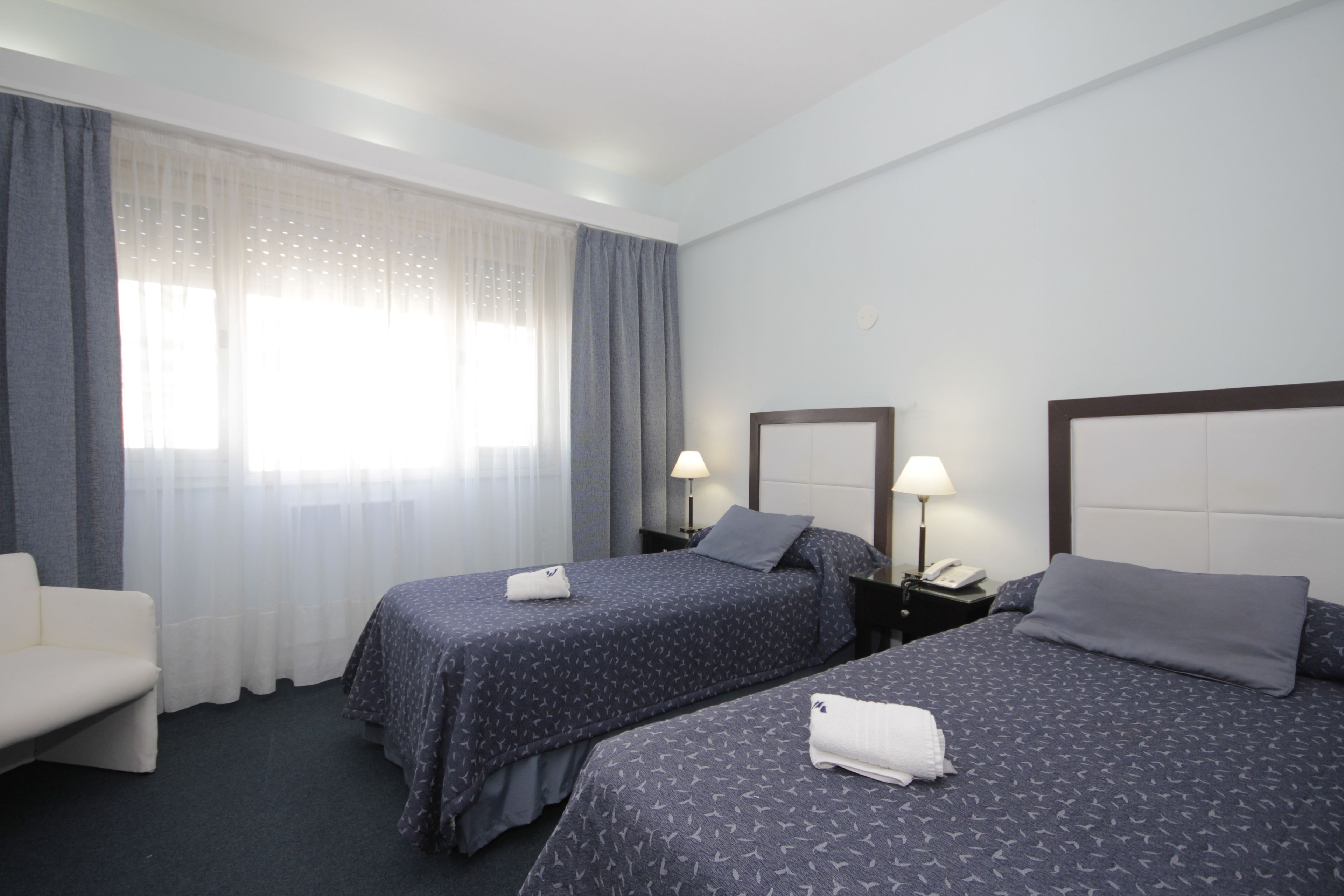 Chambre Double | Coffres-forts dans les chambres, bureau, rideaux occultants