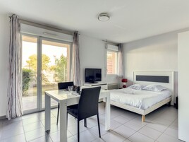 Studio | Living area