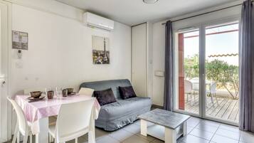 Ferienhaus, 1 Schlafzimmer | Wohnbereich | Fernseher