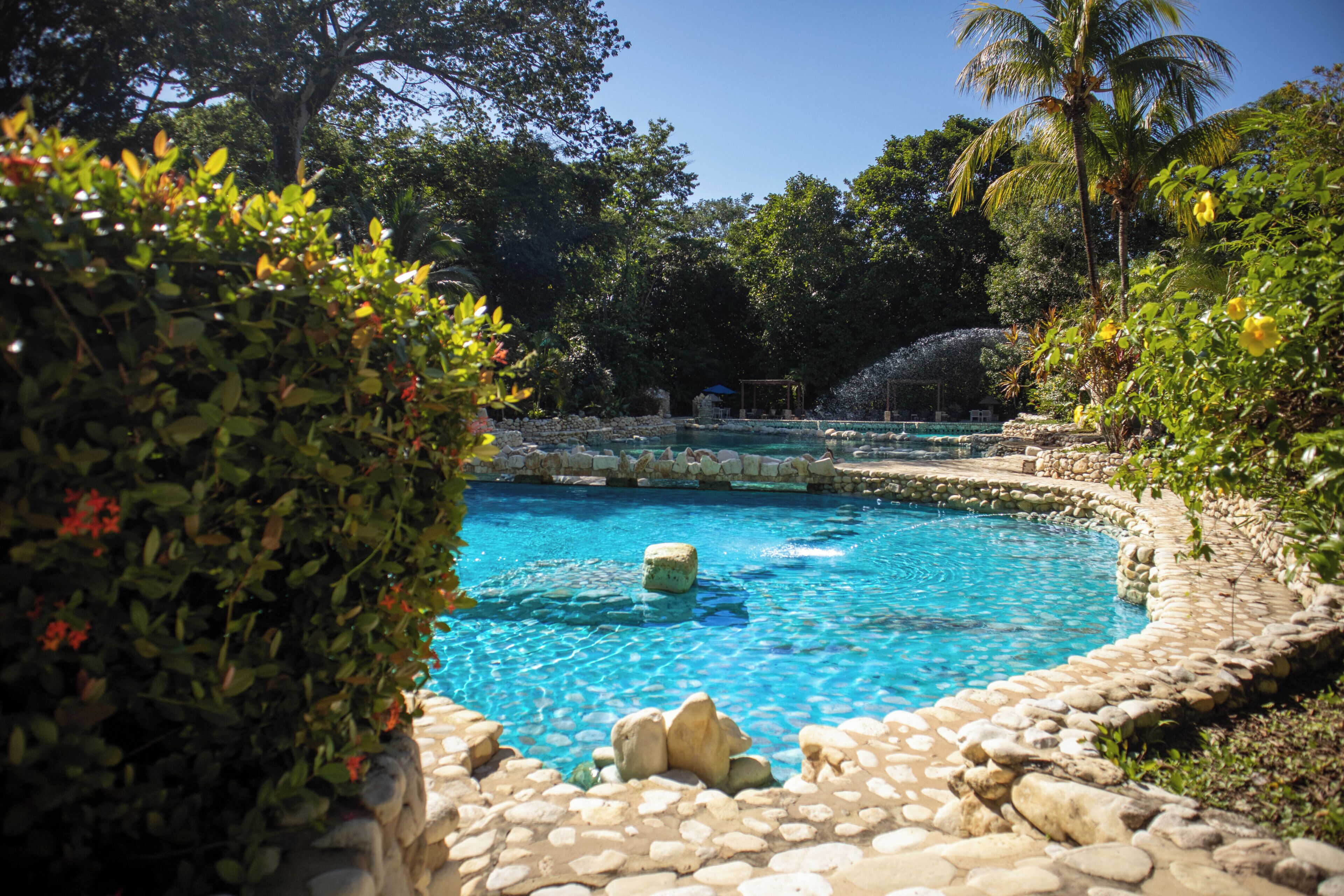 Piscine extérieure, tentes de plage, parasols de plage