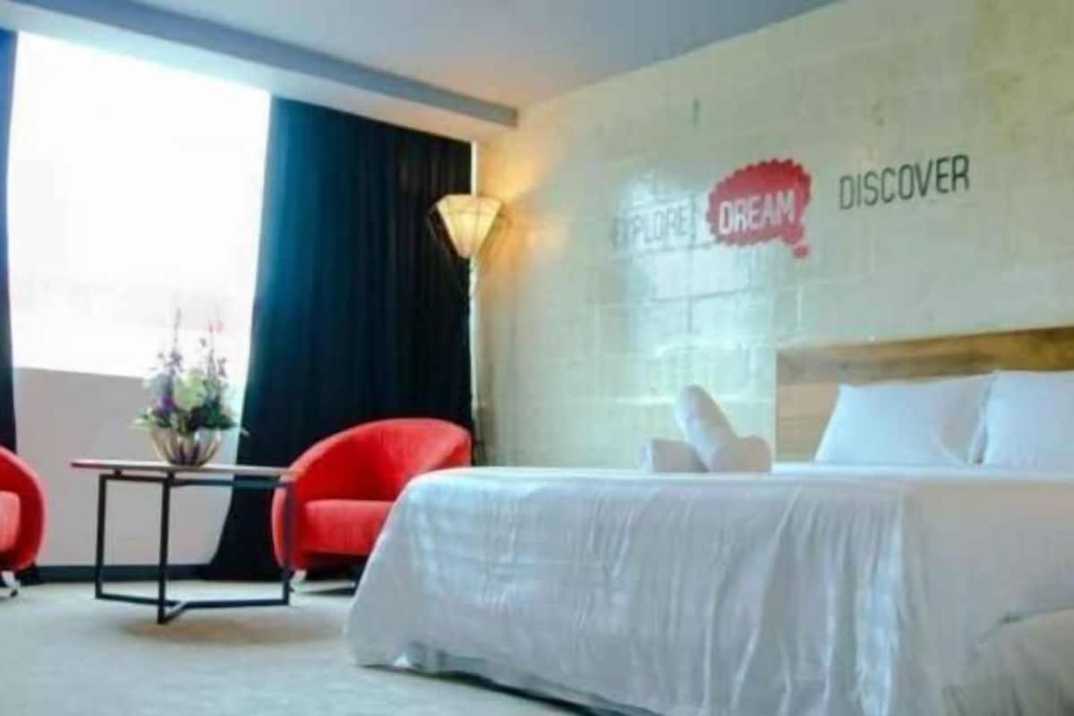 In-room safe, desk, blackout drapes, iron/ironing board