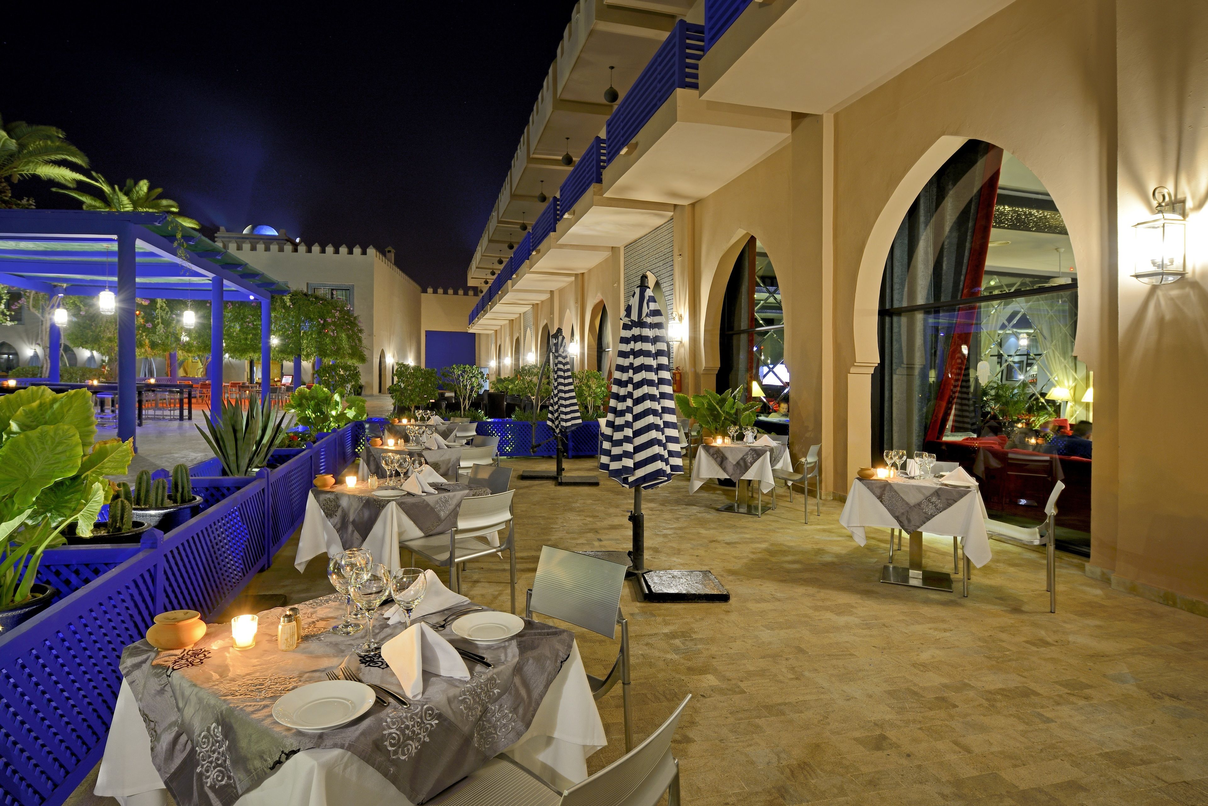 3 restaurantes, café da manhã, culinária italiana