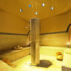 Espace de soins pour les couples, sauna, bain à remous, hammam, hammam