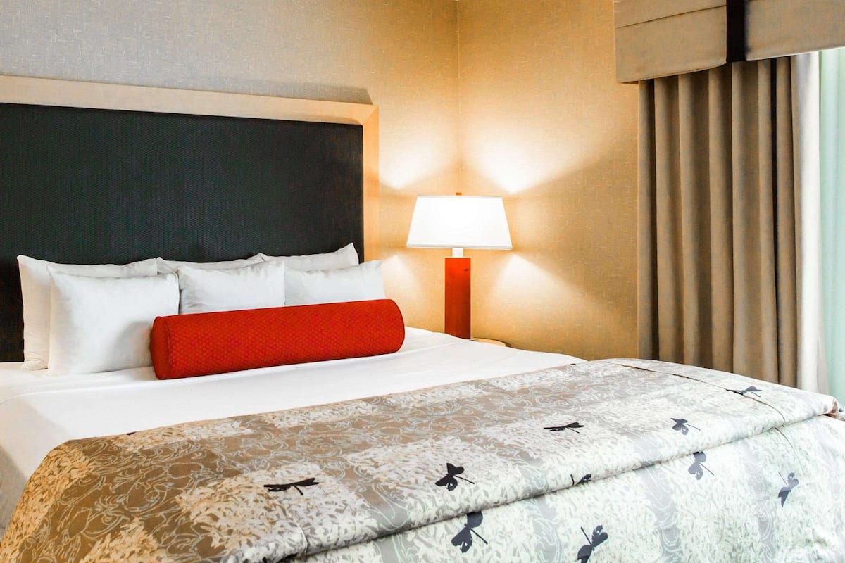 Pillow-top beds, desk, laptop workspace, iron/ironing board