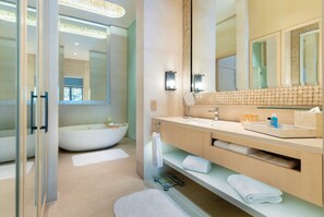 One-Bedroom Villa | Bathroom | Free toiletries, hair dryer, slippers, towels - Resorts World Sentosa - Equarius Villas (Singapore)