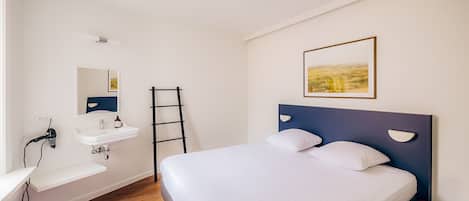 Family Suite | In-room safe, blackout curtains, free WiFi, individually decorated
