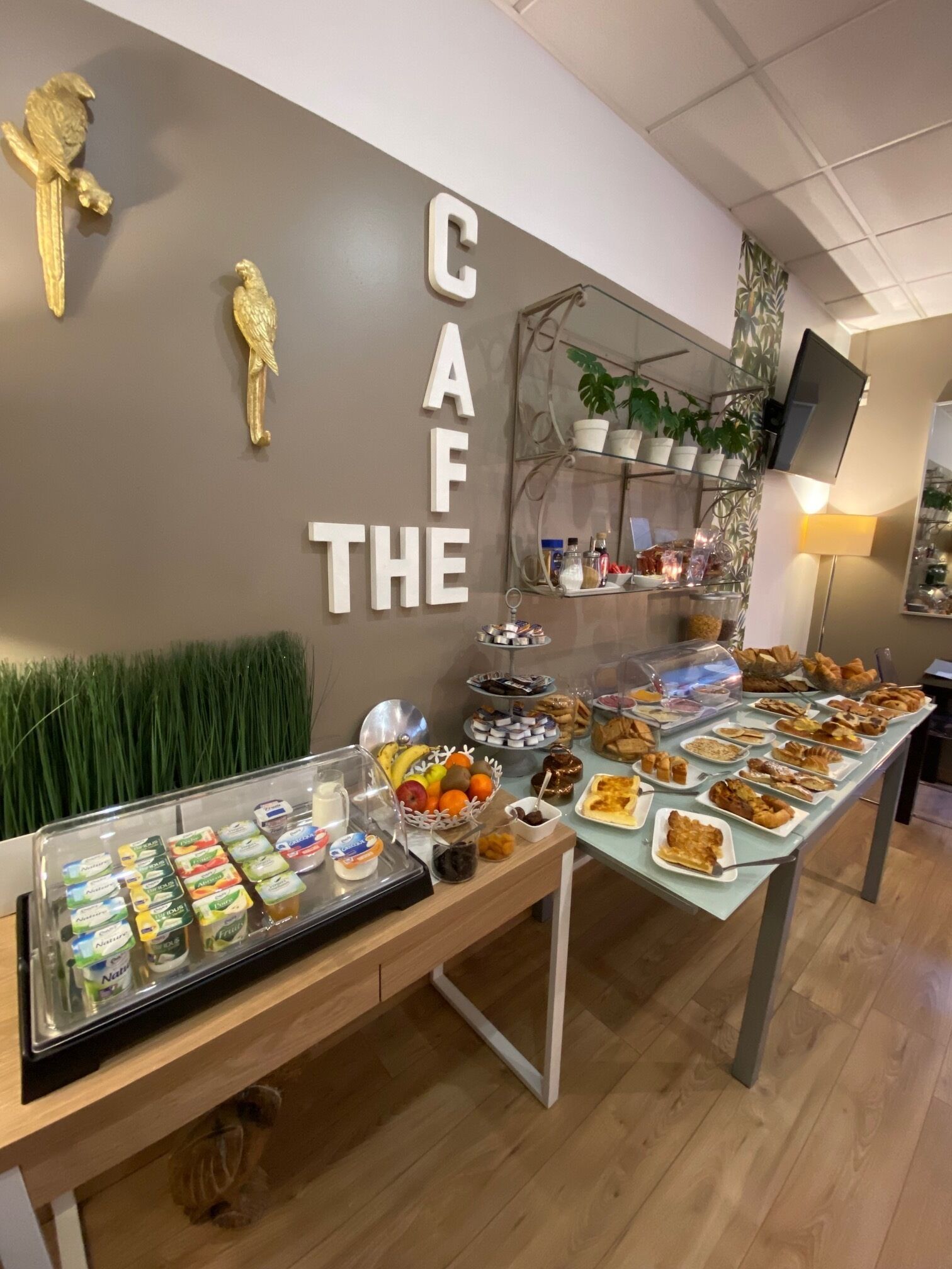 daily buffet breakfast (eur 9.8 per person)