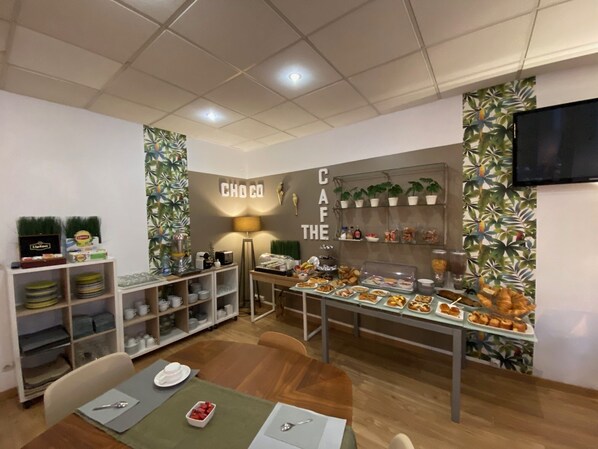 Breakfast buffet - Le Pelican (Charleville-Mezieres)