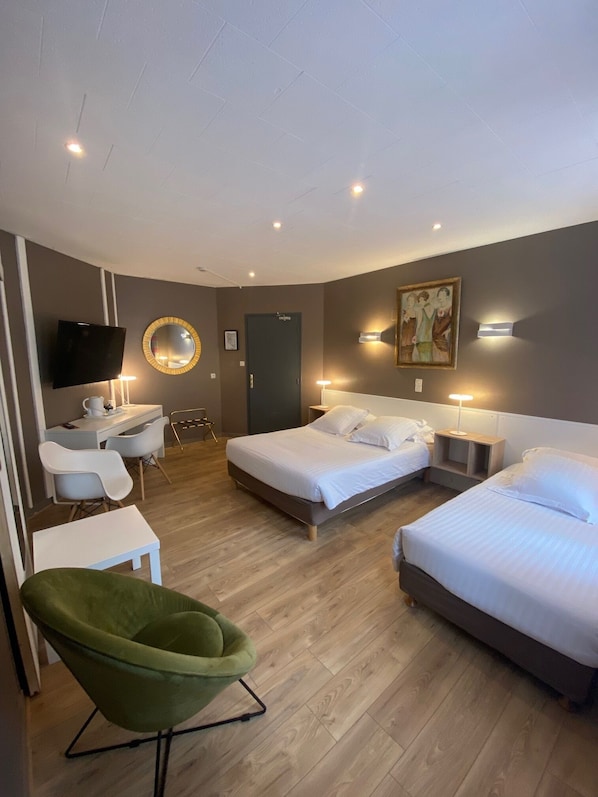 Tremannsrom | Individuelt dekorert, skrivebord, blendingsgardiner og lydisolert