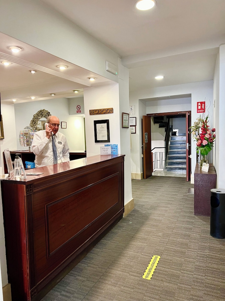 Hotel Carlos V Málaga by null