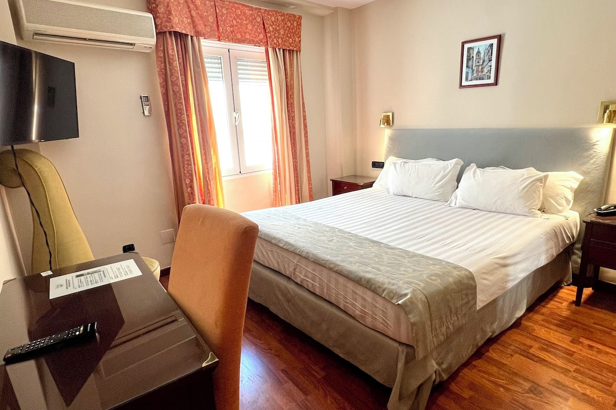 in-room safe, desk, soundproofing, rollaway beds