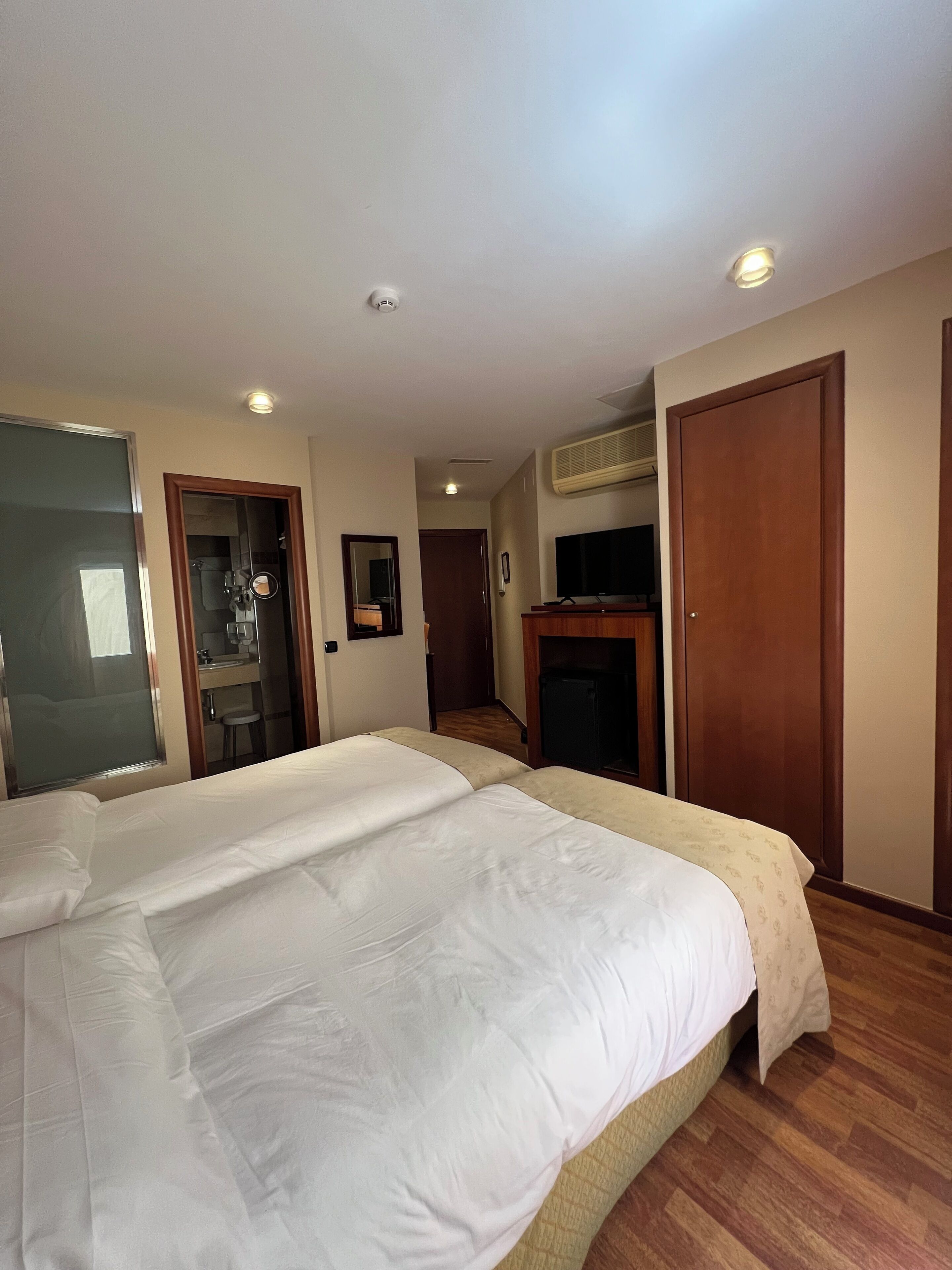 twin room | in-room safe, desk, soundproofing, rollaway beds