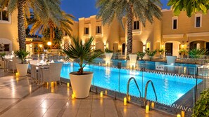 Outdoor pool - Vivienda Hotel Villas (Riyadh)
