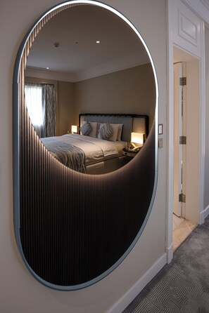 Room | Premium bedding, in-room safe, desk, soundproofing