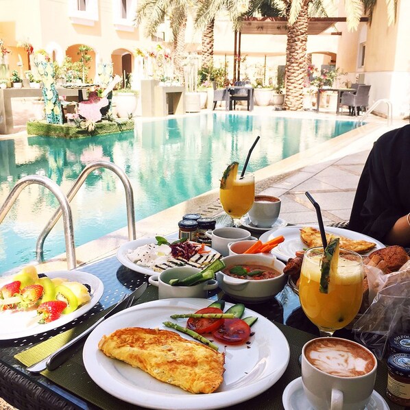 Daily full breakfast for a fee