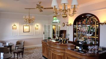 2 bares o lounges