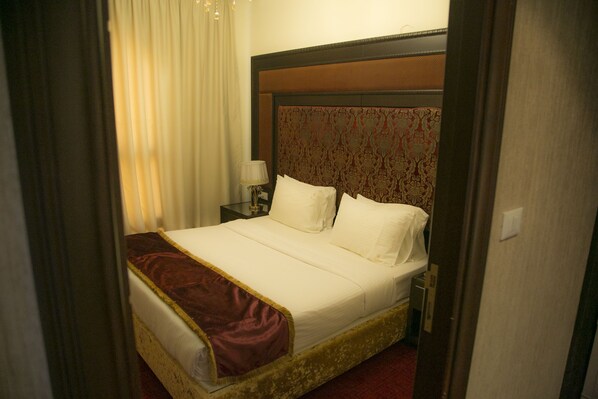 Room - Queen's Suite Hotel (Beirut)
