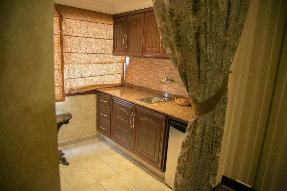 Fridge, microwave
