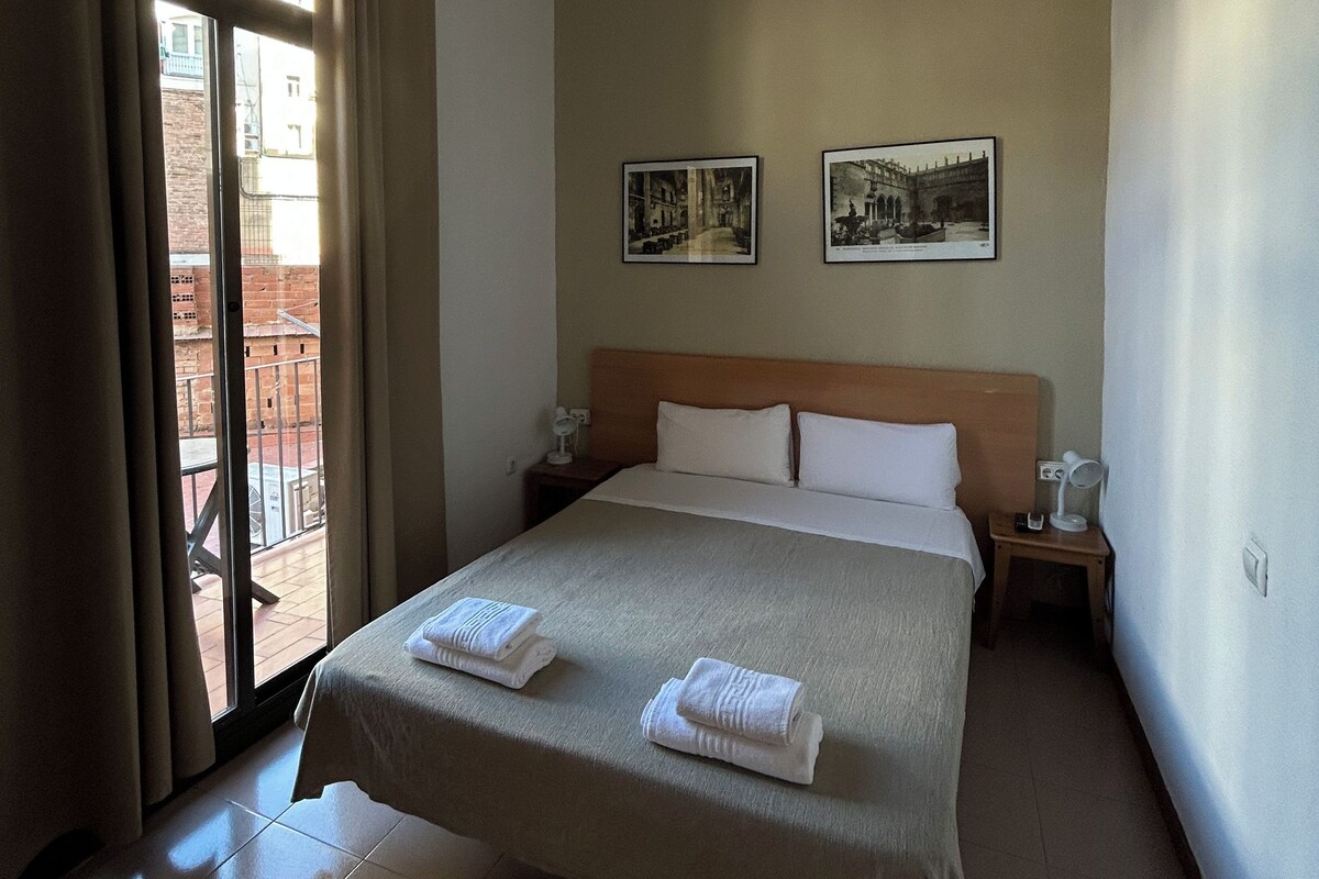 Double or Twin Room, Shared Bathroom | In-room safe, iron/ironing board (on request), WiFi (free), bed sheets