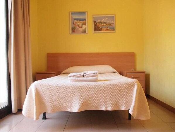 In-room safe, iron/ironing board, free WiFi, bed sheets