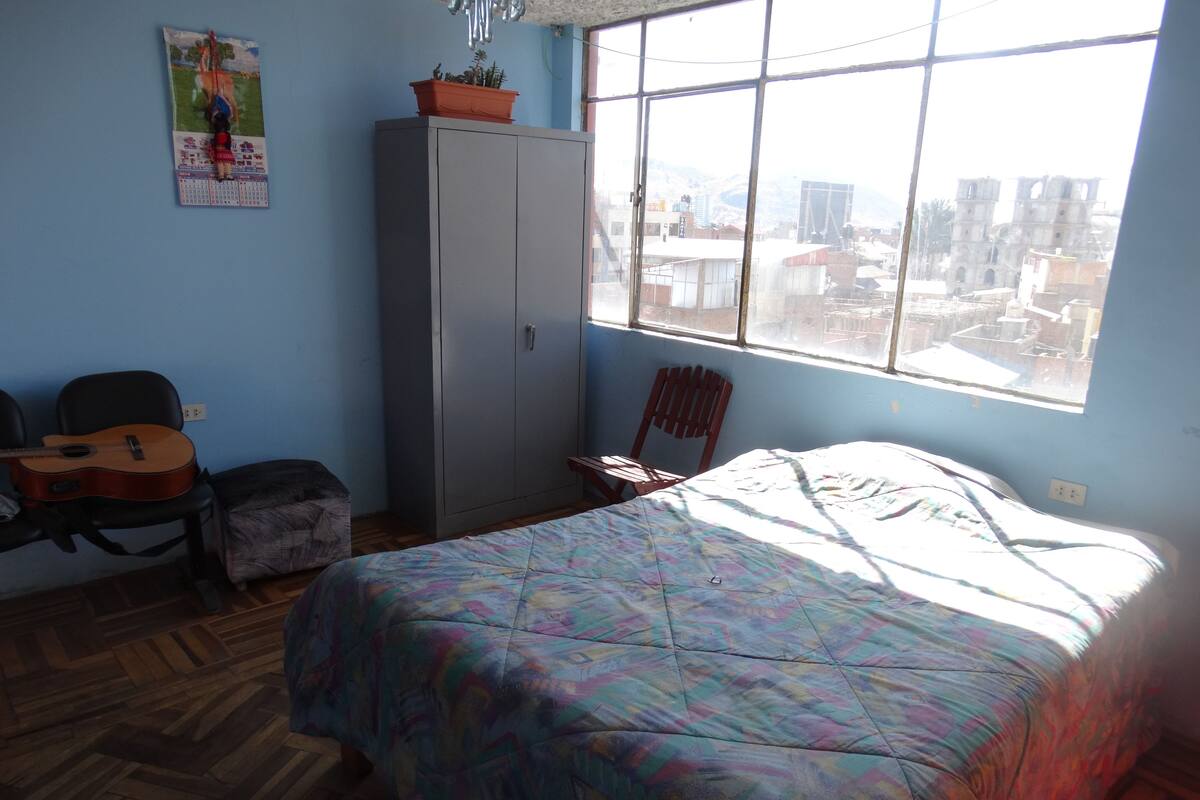 Dortoir Partagé (6 pax) | Couette en duvet d'oie, décoration personnalisée, bureau