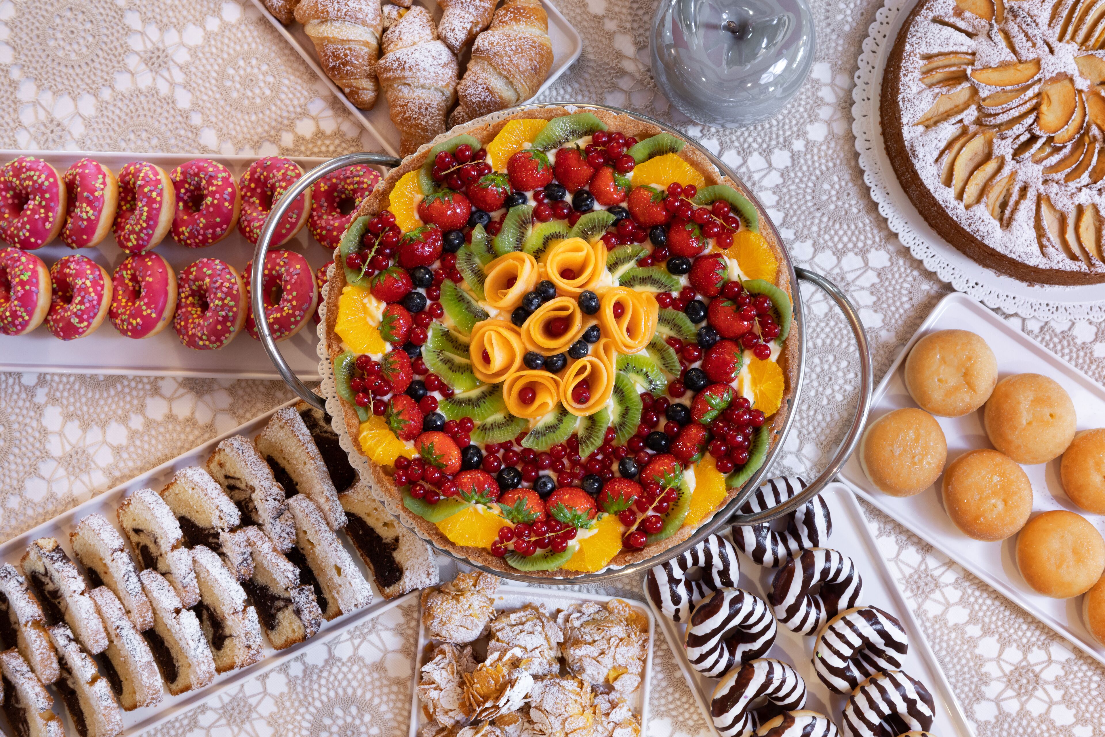 free buffet breakfast