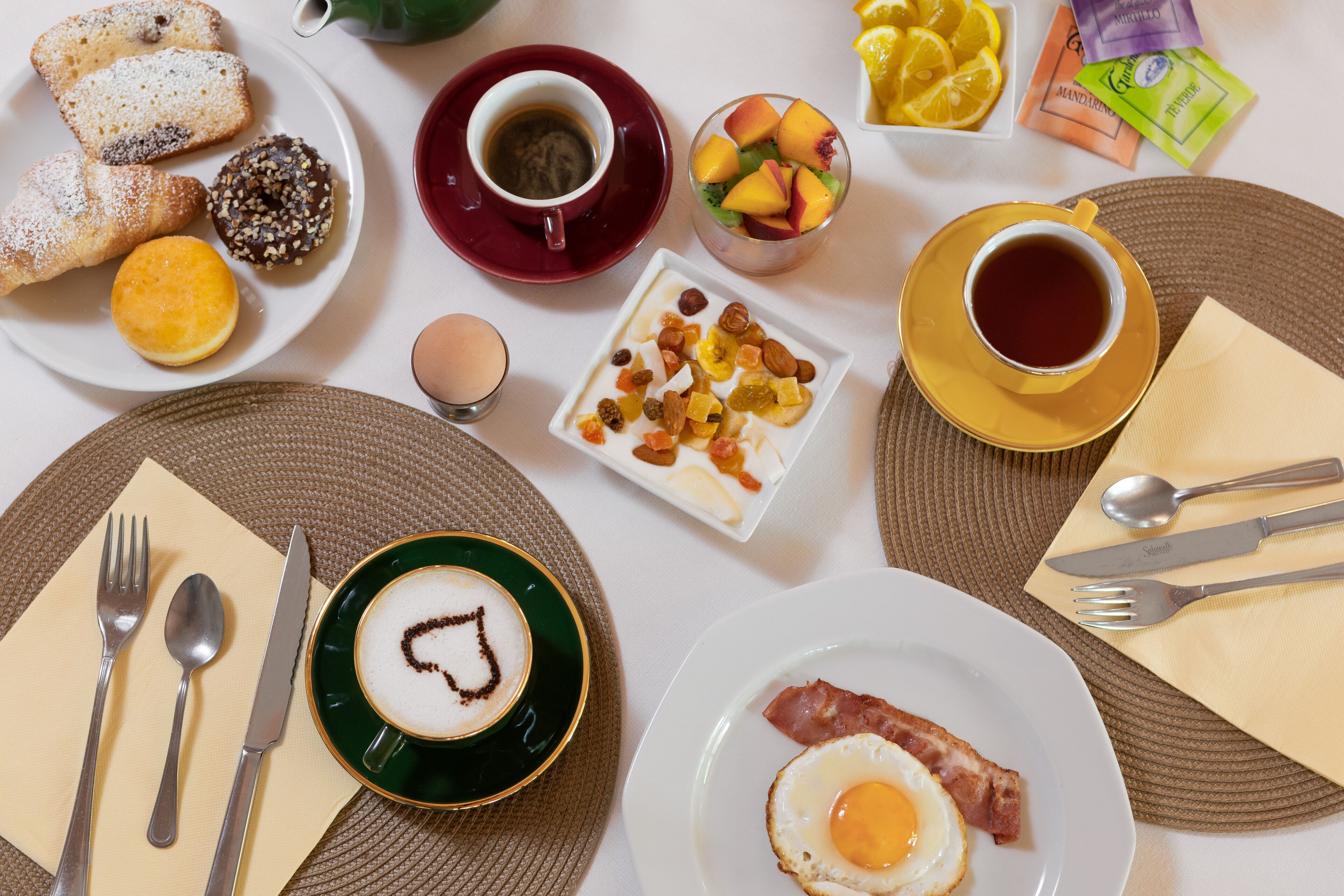 free buffet breakfast