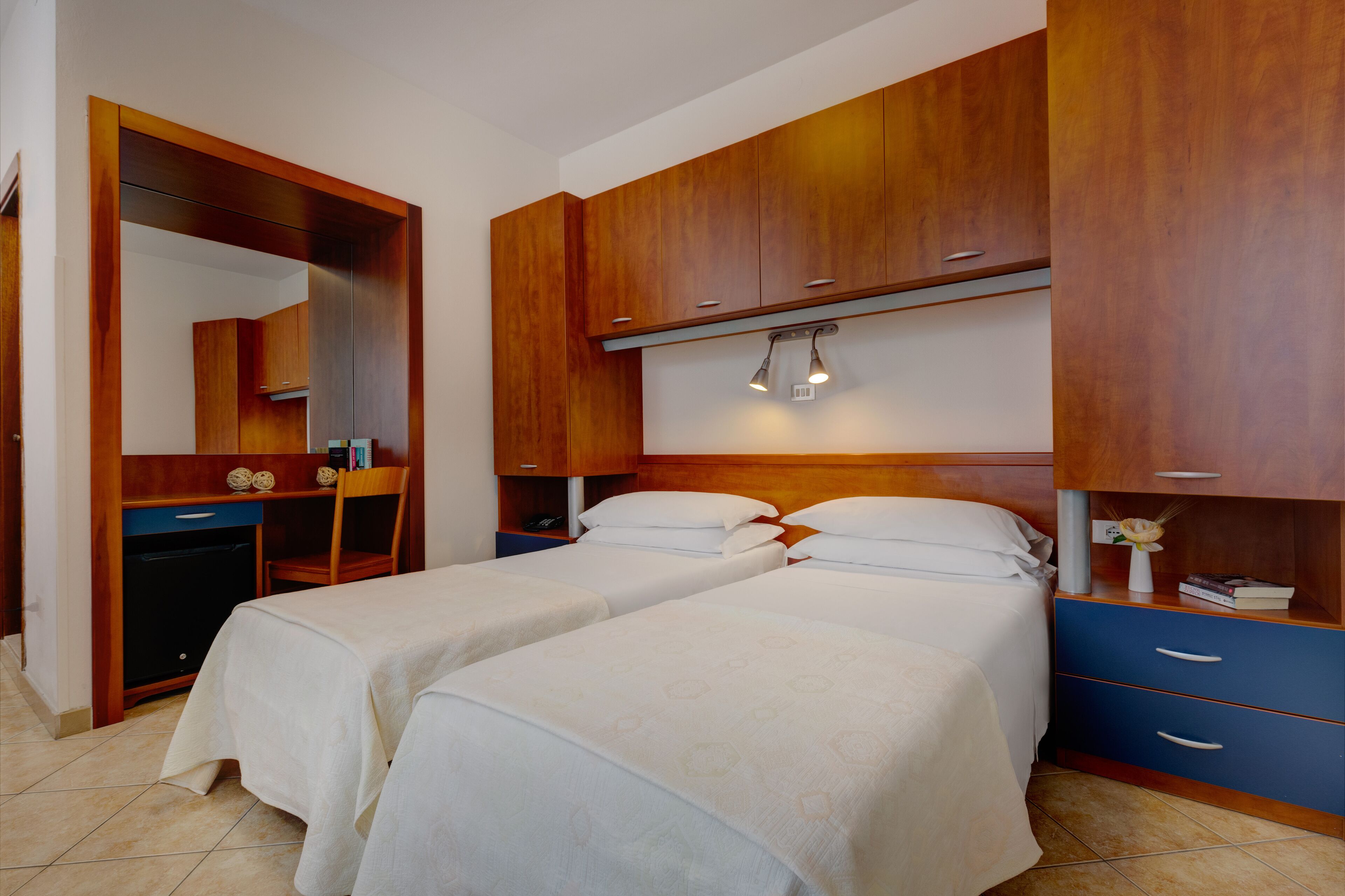 minibar, in-room safe, desk, bed sheets