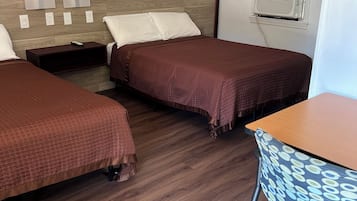 Habitación estándar | Cortinas blackout, tabla de planchar con plancha y wifi gratis