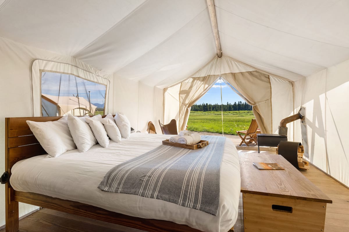 Luxe beddengoed, bedden met traagschuimmatras, beddengoed