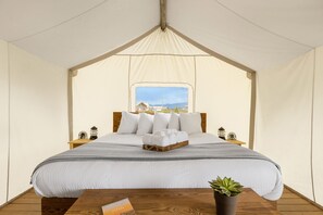 Premium bedding, memory-foam beds, bed sheets - Under Canvas West Yellowstone (West Yellowstone)
