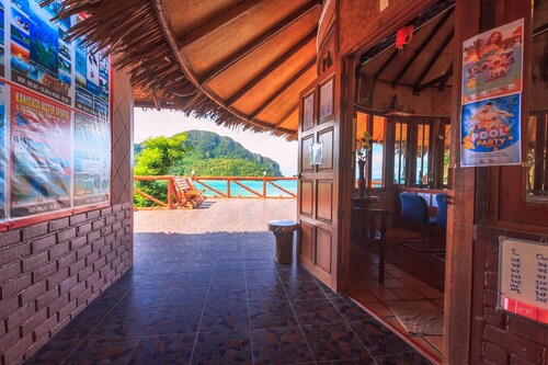 Phuphaya Seaview Resort