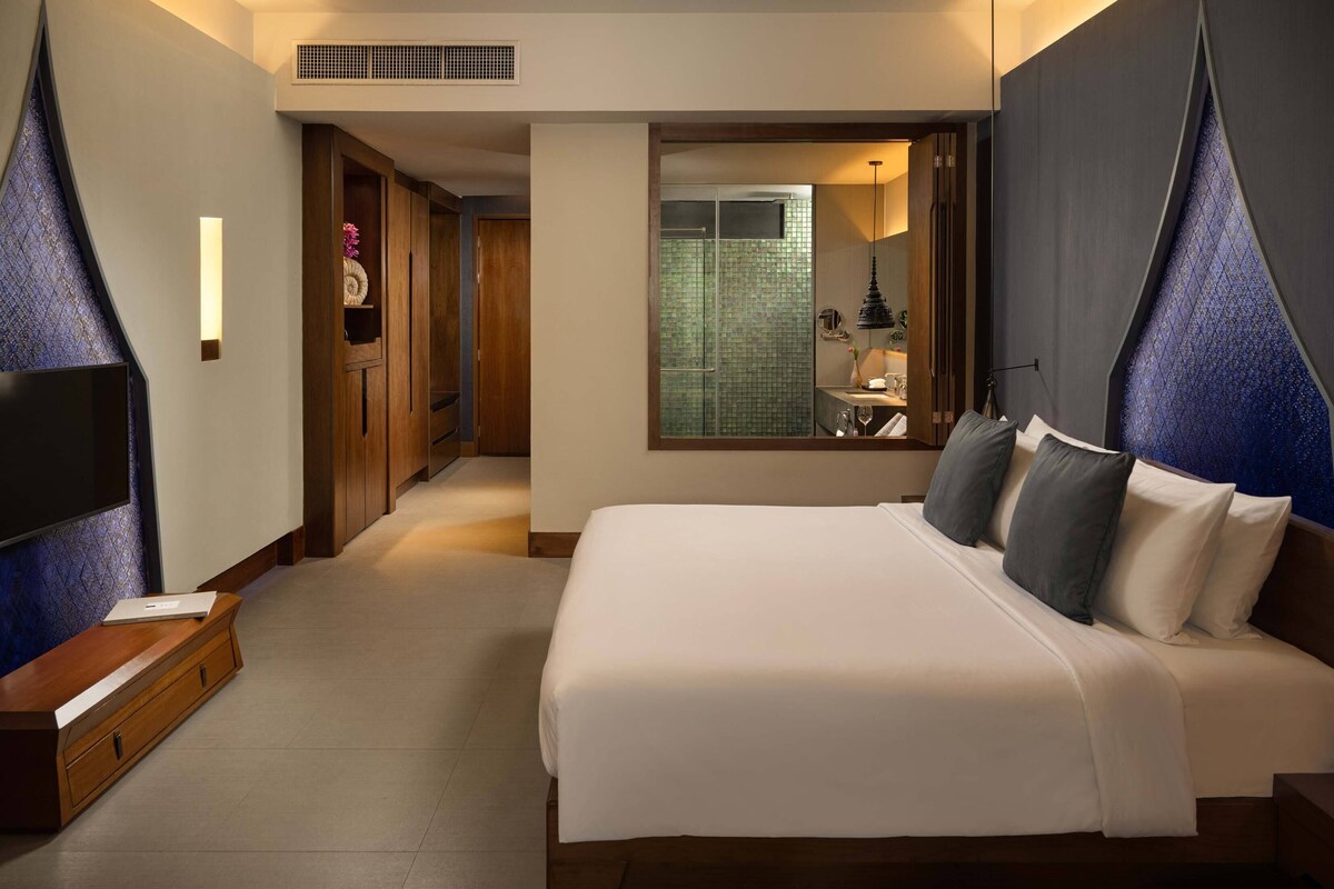 Deluxe Room, Pool View, 1 King Bed & 1 Sofa Bed | Premium bedding, down duvets, minibar, in-room safe