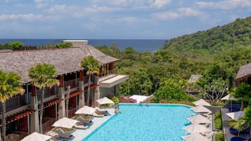 3 Außenpools, geöffnet von 08:00 Uhr bis 19:00 Uhr, Sonnenschirme