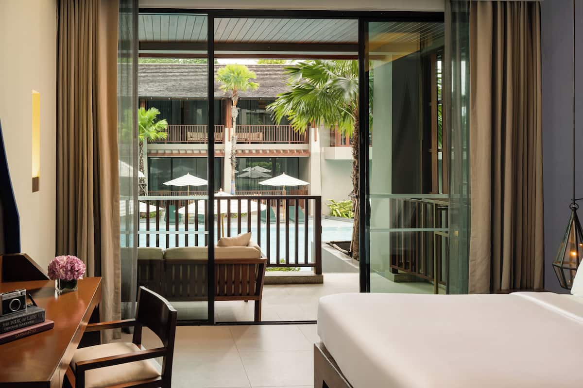 deluxe room, pool access, 1 king bed | balcony