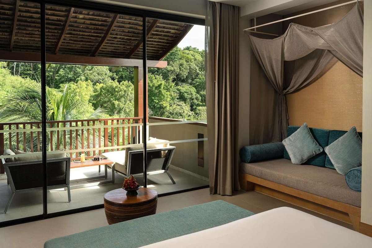 1 bedroom, premium bedding, down duvets, minibar