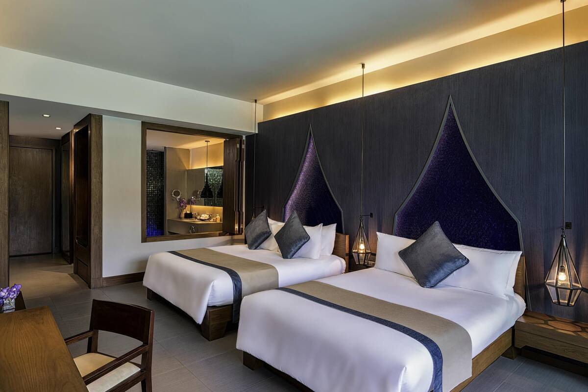 1 bedroom, premium bedding, down duvets, minibar