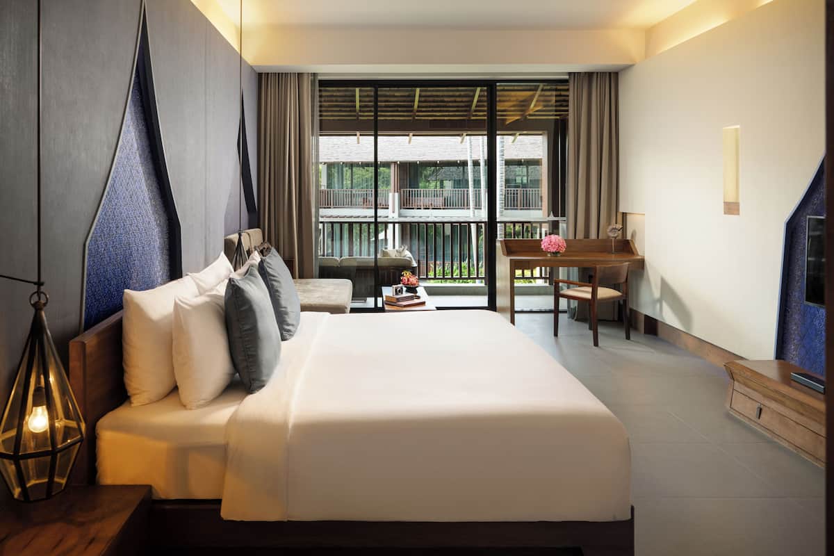 Deluxe Room, Pool View, 1 King Bed & 1 Sofa Bed