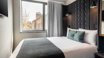 Double Room | In-room safe, blackout drapes, free WiFi, bed sheets