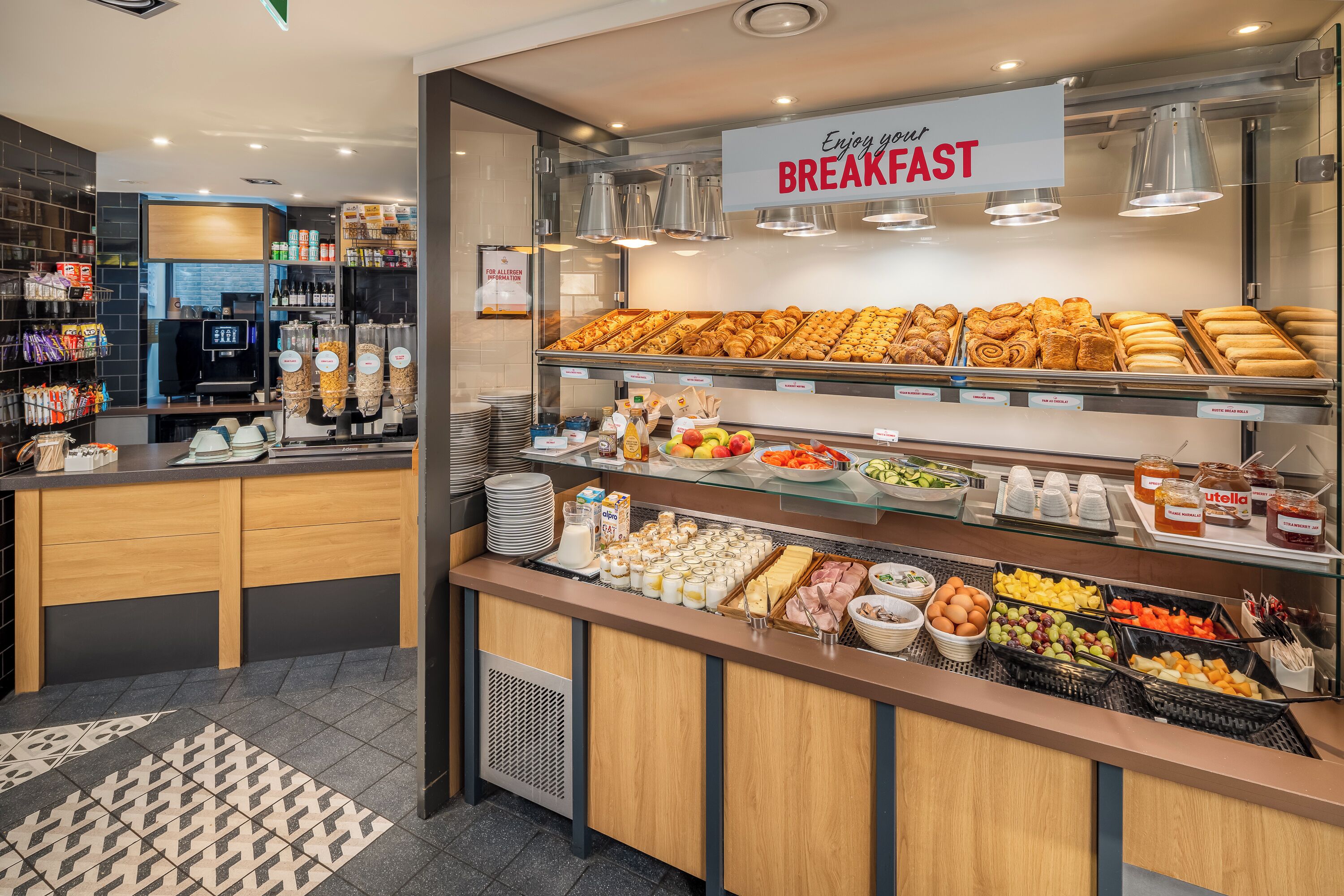 Daily continental breakfast (GBP 13 per person)