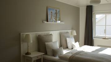 Standard-Doppelzimmer, Balkon | Hochwertige Bettwaren, Pillowtop-Betten, Minibar, individuell dekoriert