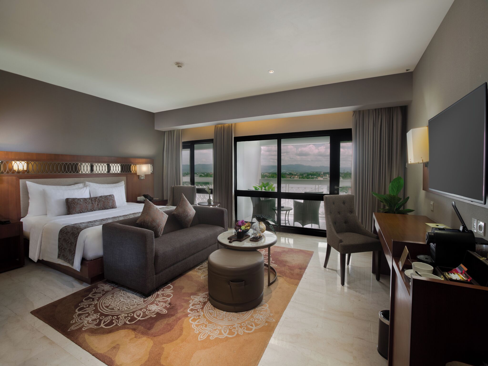 Suite Junior | Literie de qualité, minibar, coffre-fort, bureau