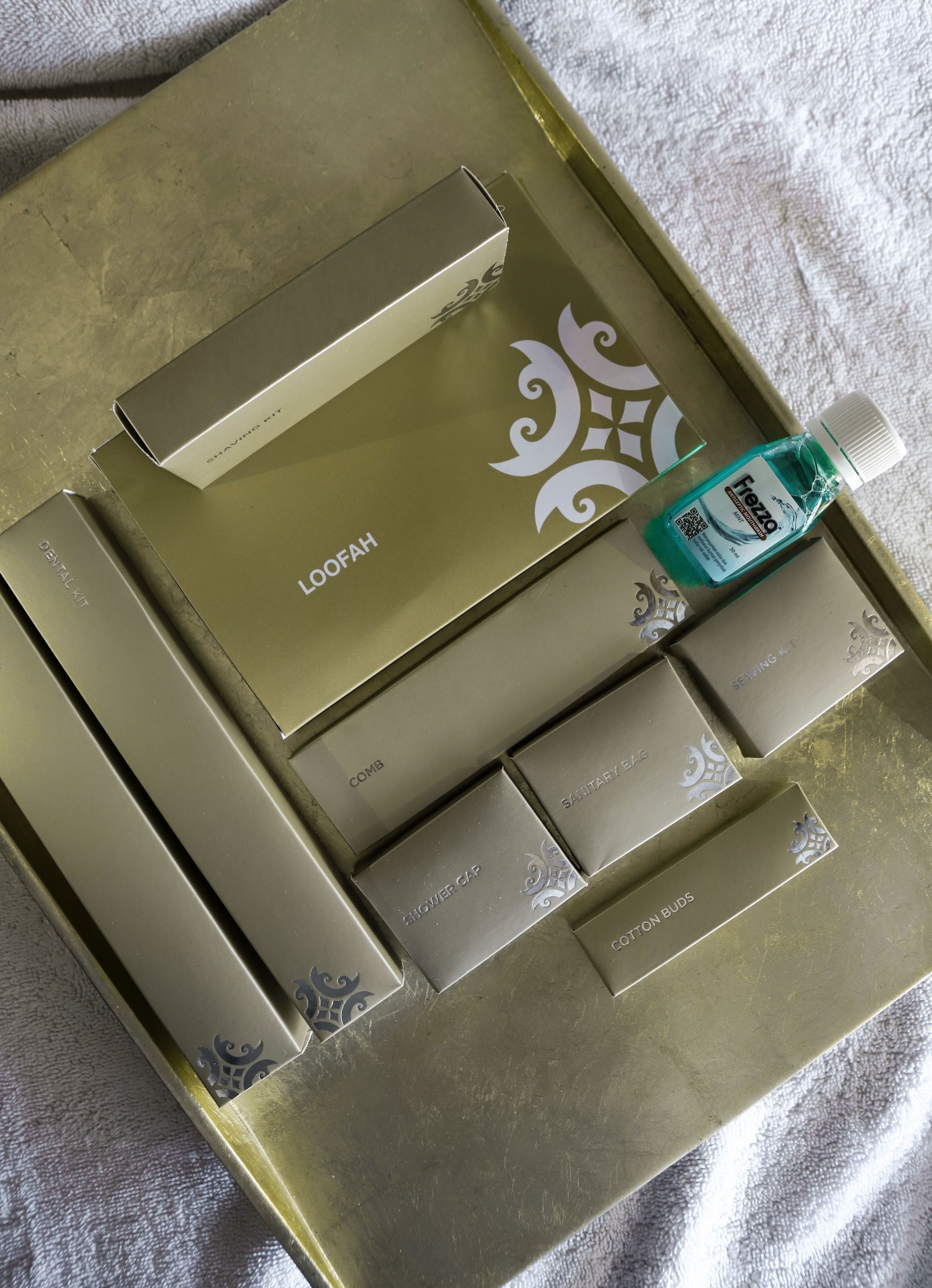 rainfall showerhead, free toiletries, hair dryer, slippers