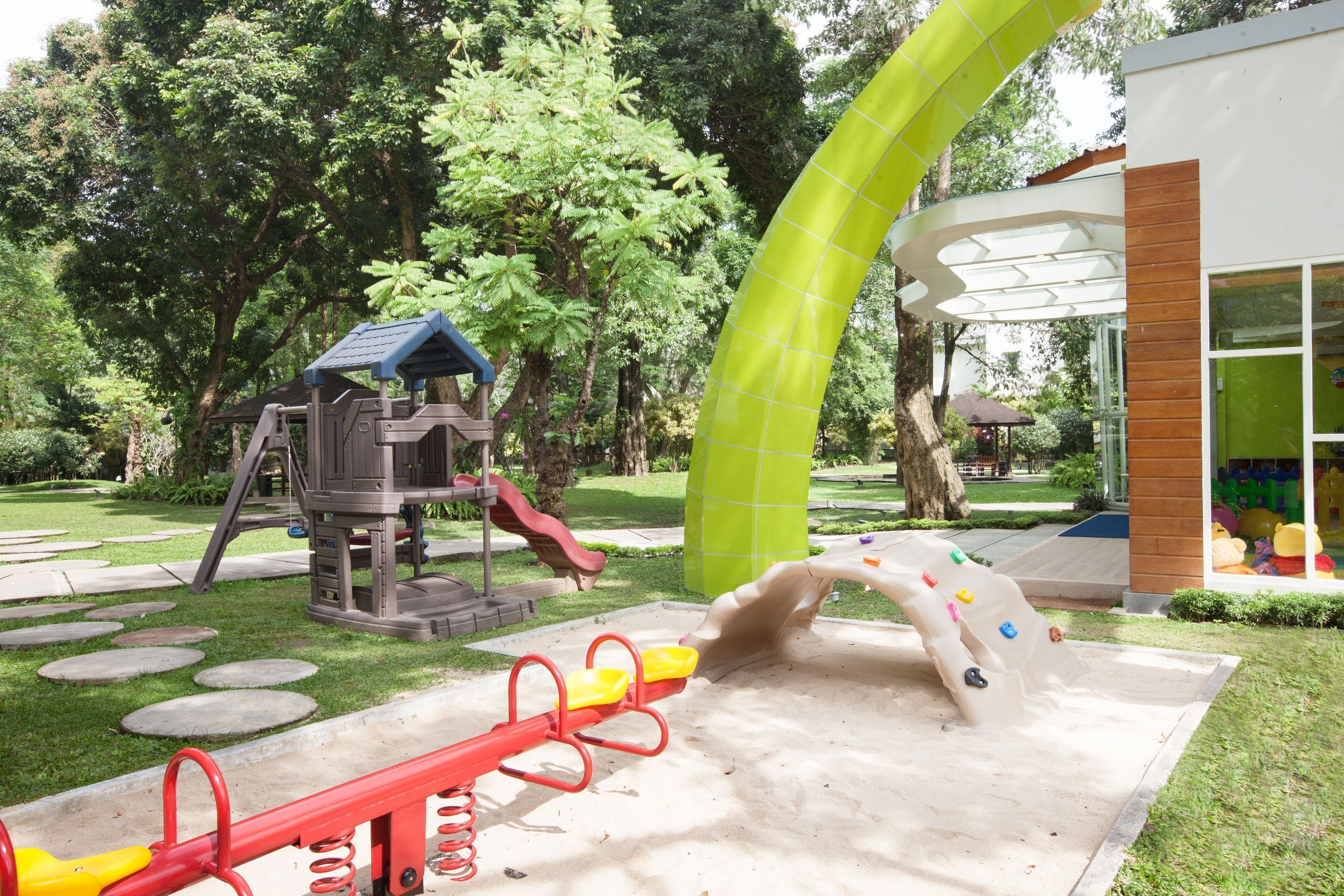 children’s play area – outdoor