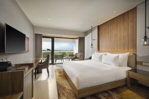 Royal Premiere Double | Premium bedding, minibar, in-room safe, desk - Royal Ambarrukmo Yogyakarta (Depok)